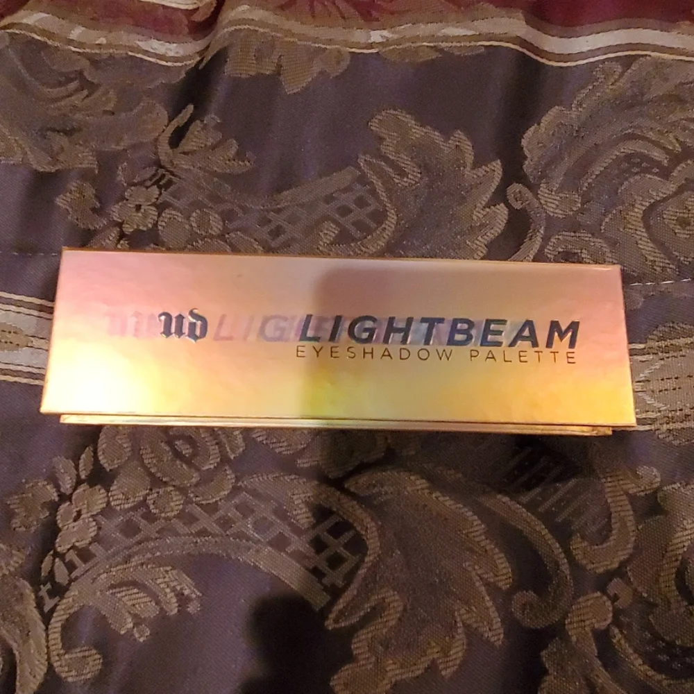 Urban decay with eyeshadow  bruah